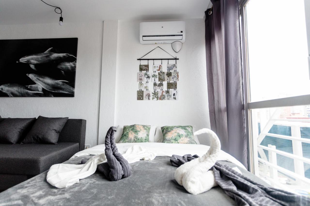 Modern Studio With See And City View بينايدورم المظهر الخارجي الصورة